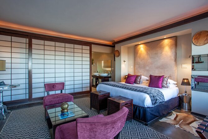 2 Day Inverdoorn Luxury Safari - The sunrise drive at 06:00 or 07:00