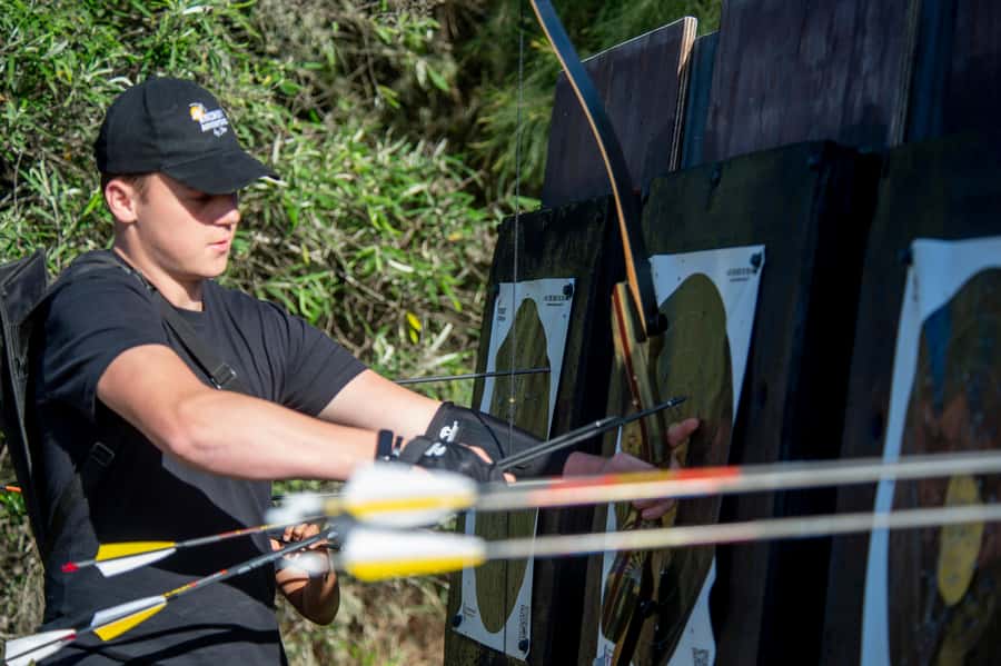 3D Archery Adventure - Plettenberg Bay - Picking up a bow in Harkerville