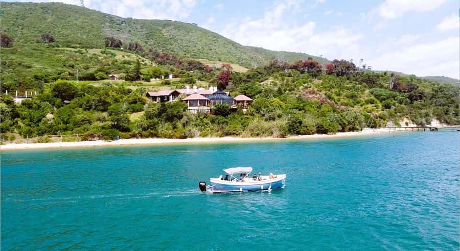 75 Minute Knysna Lagoon Charter - Setting off from Thesen Island