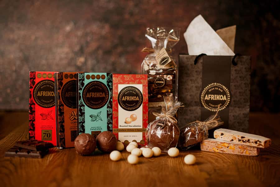 AFRIKOA Bean-to-Bar Chocolate Experience - Conching and tempering: the finish matters