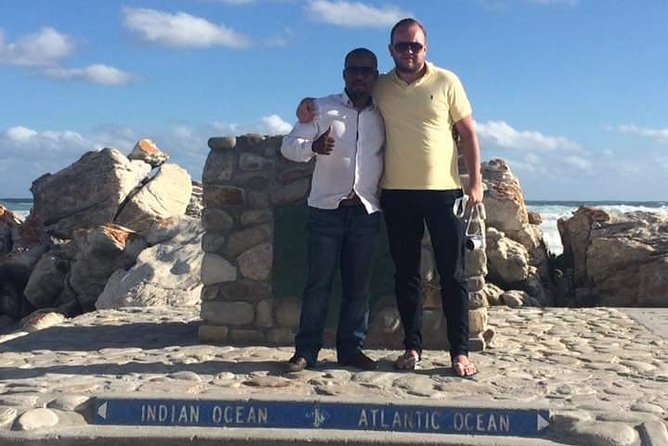 Cape Agulhas,, Where the 2 oceans meet - The final road to Agulhas