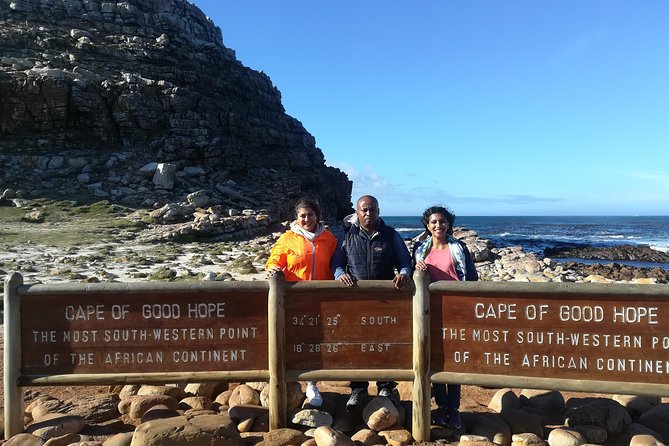 Cape of Goodhope Tour a Full Day Exploring the Cape Peninsula - The ostrich farm: an unusual stop with a shopping angle