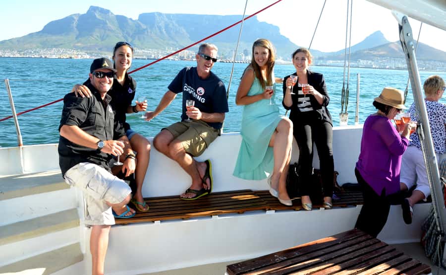 Cape Town: 1-Hour Pre-Sunset Champagne Cruise - Why this short cruise works so well before dinner