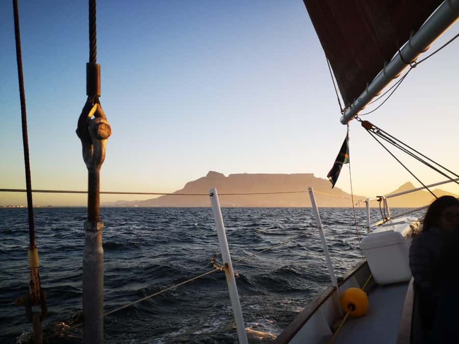 Cape Town: 1 Hour Table Bay Sailing Tour - Returning through Granger Bay