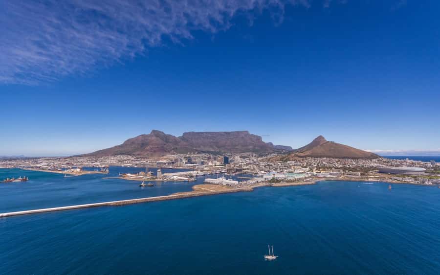 Cape Town: 12-Minute City Scenic Helicopter Tour - Leaving the V&A Waterfront behind