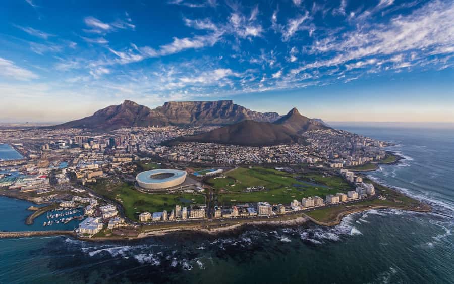 Cape Town: 20-Minute Helicopter Flight and Free Harbour Tour - From Table Mountain toward Hout Bay