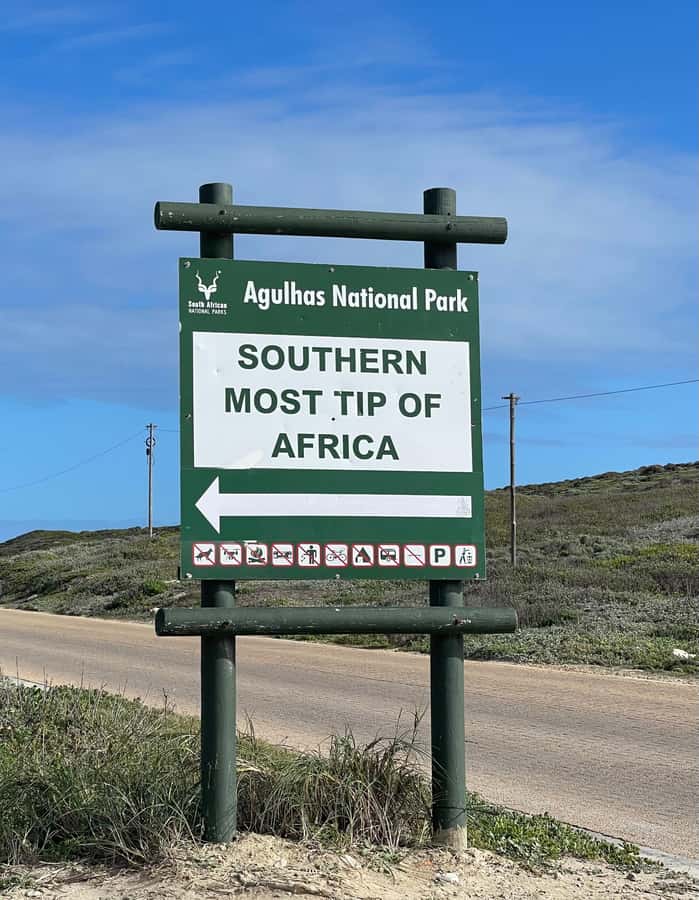 Cape Town: Cape Agulhas and Stony Point Penguin Tour - A private drive from Cape Town