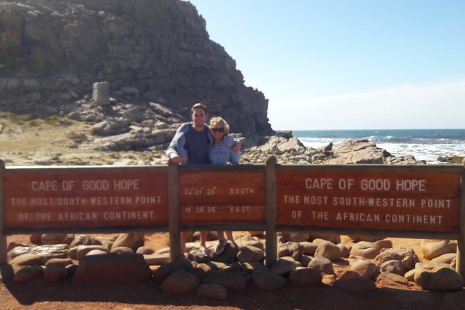 Cape Town: Cape Peninsula Private Tour Full Day - Hout Bay starts the day by the water