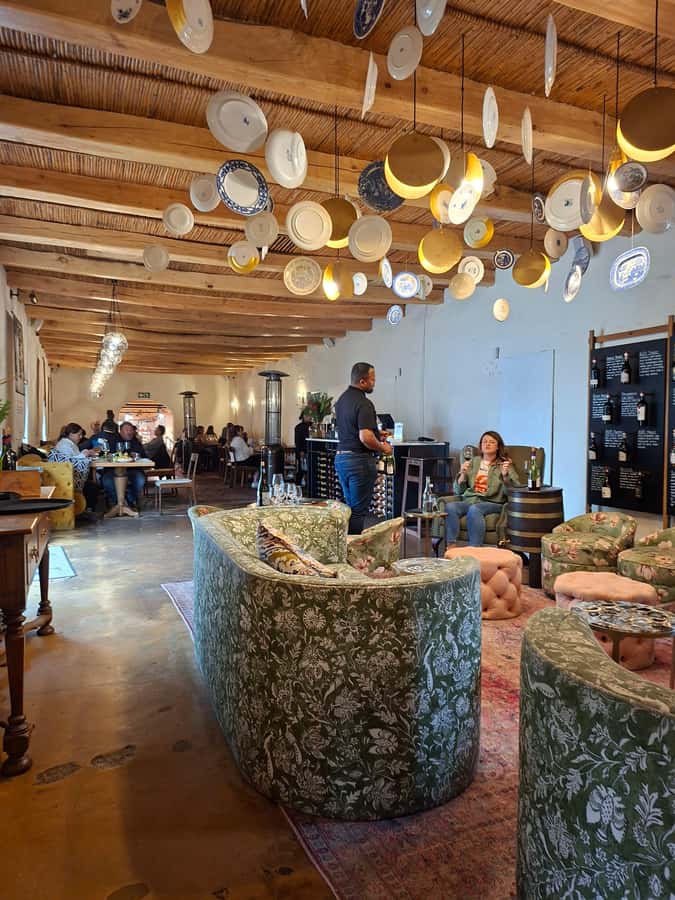 Cape Town: CHEETAH ENCOUNTER/WINE TESTING EXPERIENCE/LUNCH - Ernie Els for views and a relaxed tasting room
