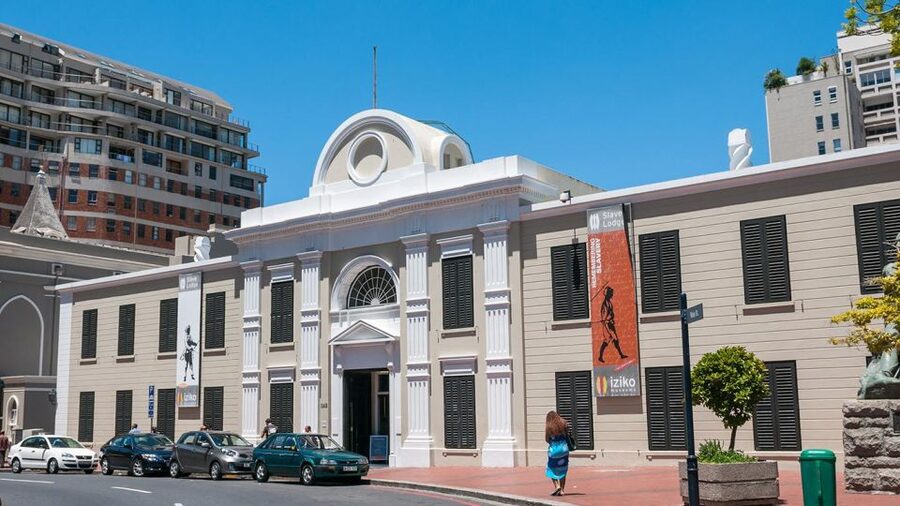 Cape Town City: Full Day Tour - Walking through Bo-Kaap’s painted streets