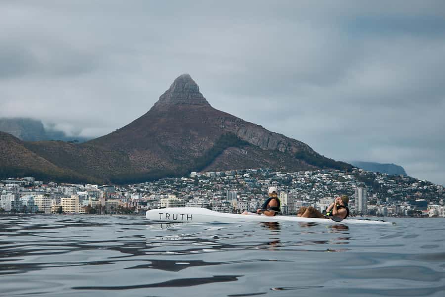 Cape Town: Dolphin & Ocean Wildlife Kayaking Adventure ⚓️ - Paddling past the Green Point Lighthouse