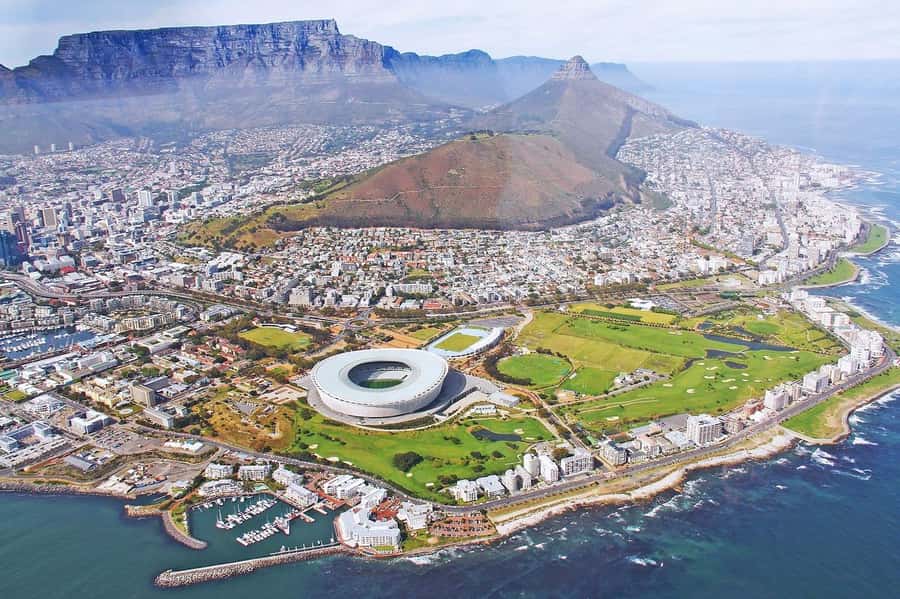Cape Town: Full-Day Cape Peninsula Tour & Penguin Beach - Camps Bay, Llandudno, and Hout Bay