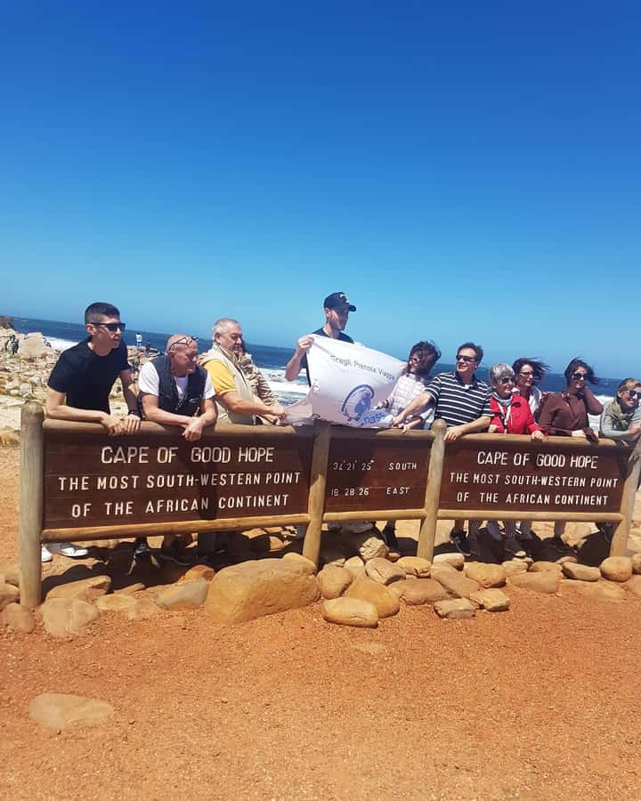 Cape Town: Full-Day Private Peninsula Tour - Bantry Bay, Clifton, Camps Bay, and Maiden’s Cove