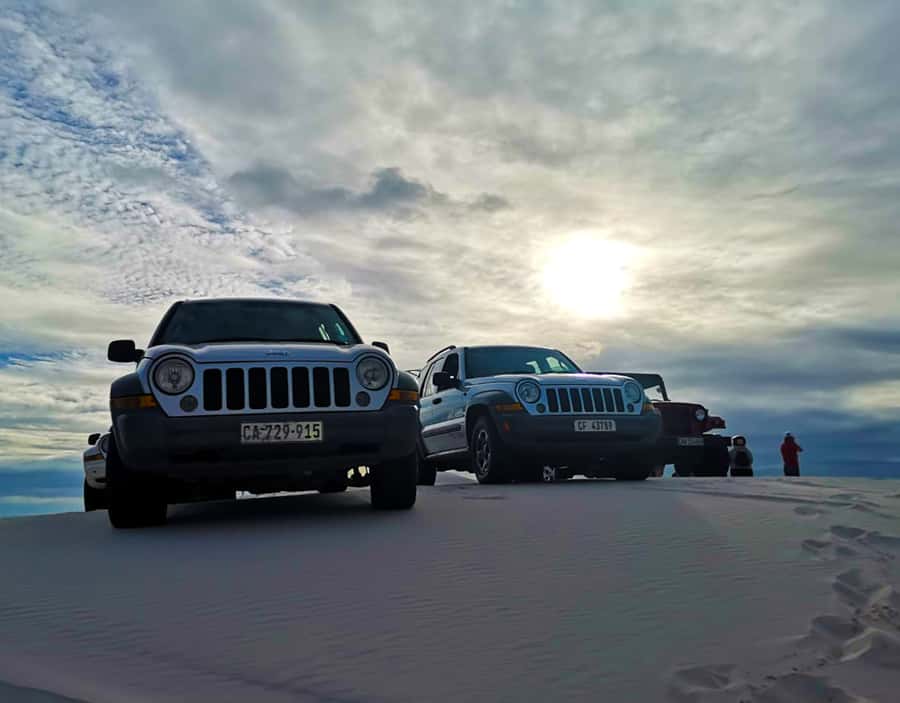 CAPE TOWN: GLAM SANDBOARDING IN ATLANTIS DUNES WITH WILDX - Stand-up board or bumboard?