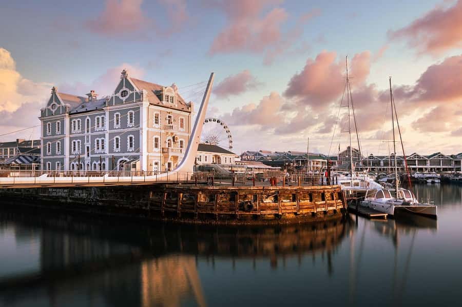 Cape Town: Guided Half-Day City Tour with Table Mountain - Parliament, City Hall, and the Castle of Good Hope