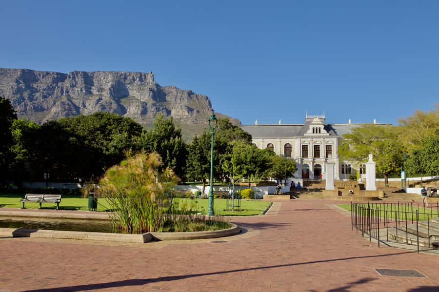 Cape Town: Guided Half-Day City Tour with Table Mountain - Table Mountain: the tour’s big finish