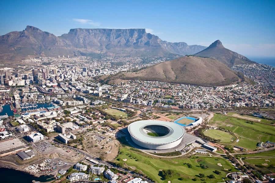 Cape Town: Guided Half-Day City Tour with Table Mountain - Company’s Garden and the South African Museum