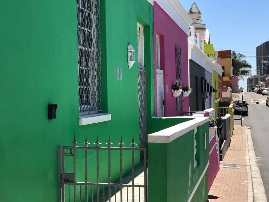Cape Town: Half-Day Boulders Beach & Penguin Encounter Tour - A quick look at Bo Kaap’s colorful houses