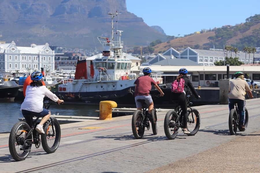 Cape Town: Half-Day e-Bike City Tour - Camps Bay and the Table Mountain backdrop