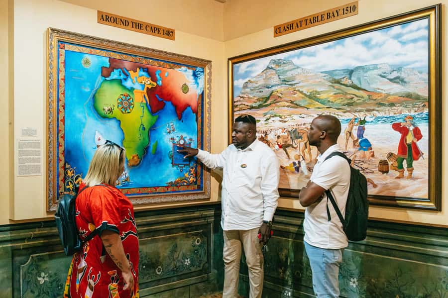 Cape Town: Half-Day Walking City Tour and African Lunch - Mandela’s City Hall moment