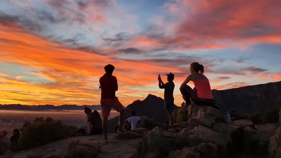 Cape Town: Lion's Head Sunrise or Sunset Hike - Scrambling and ladders make this more than a walk