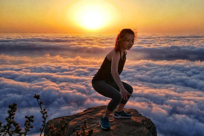 Cape Town: Lion's Head Sunrise/Sunset Hike - The upper trail: rocks, ladders, and height