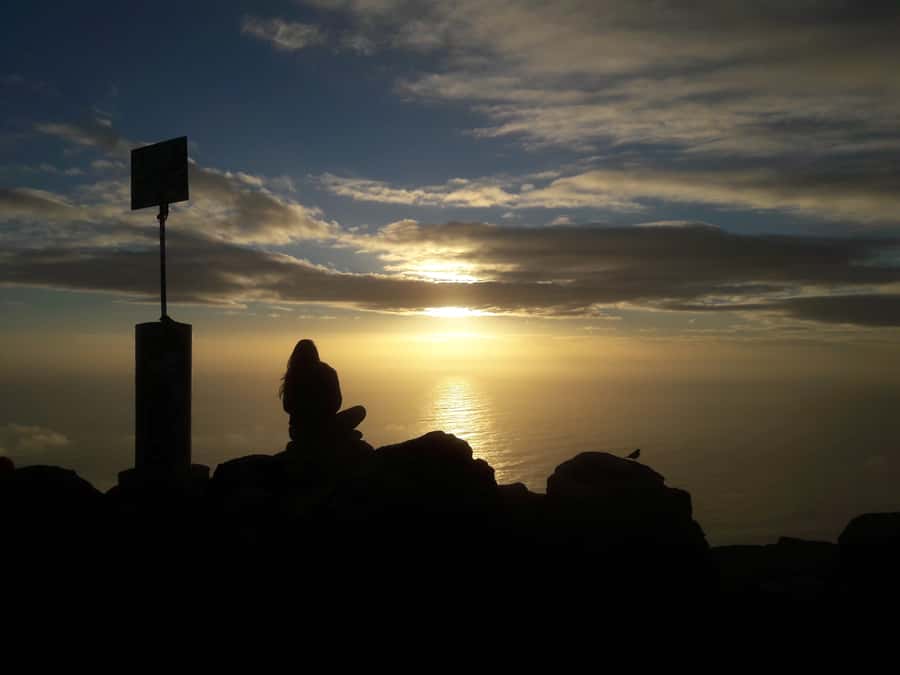 Cape Town: Lion's Head Sunrise with coffee or Sunset Hike - What the guides add to the experience