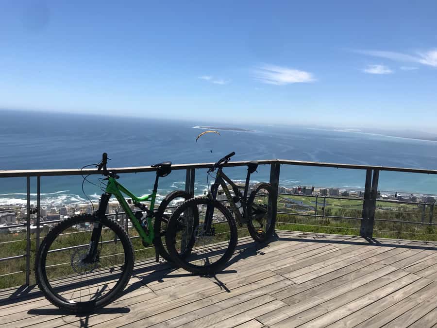 Cape Town: Mountain Biking Trip along Table Mountain - Signal Hill and the descent toward Camps Bay