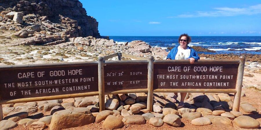 Cape Town: Penguins and Cape of Good Hope Sunset Tour - Guides, vehicles, and the small-group feel