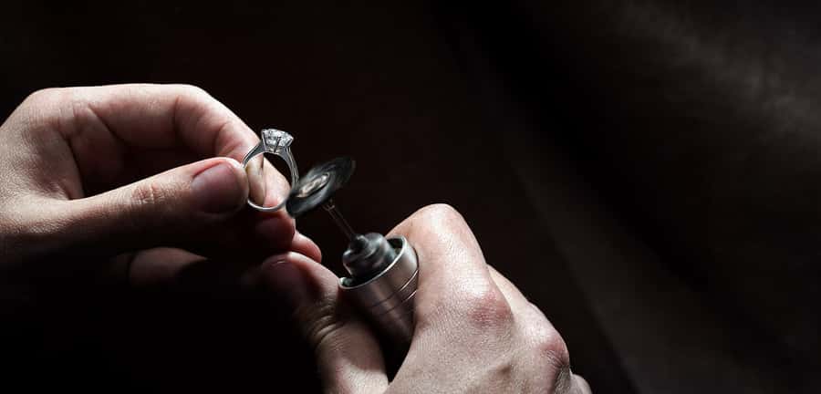Cape Town: Private Guided Tour of Cape Town Diamond Museum - Inside the cutting factory and jewelry workshop