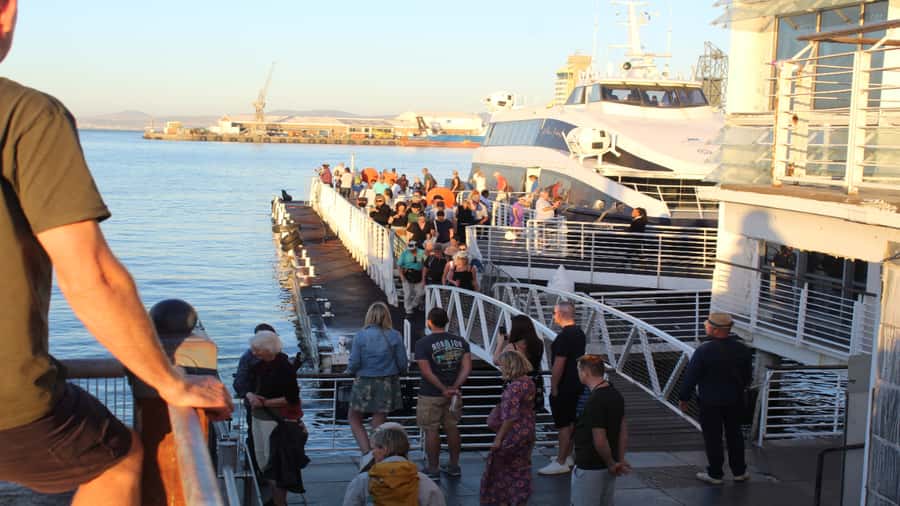 Cape Town: Robben Island ferry ticket plus Guided Tour - Seeing the island by bus