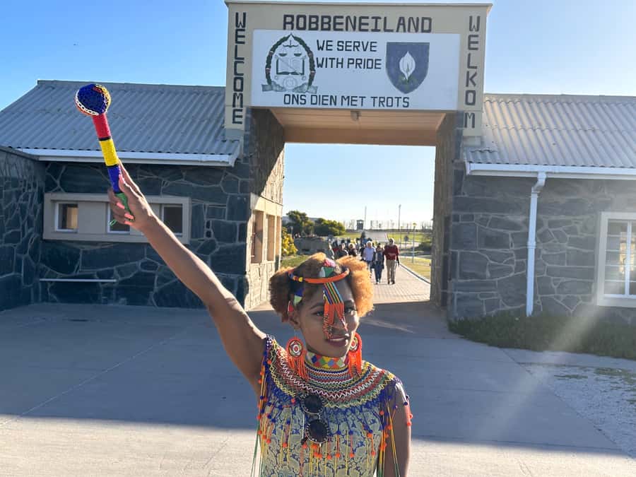 Cape Town: Robben Island & Table Mountain w/Hotel Transfer - Robben Island sets the tone for the day