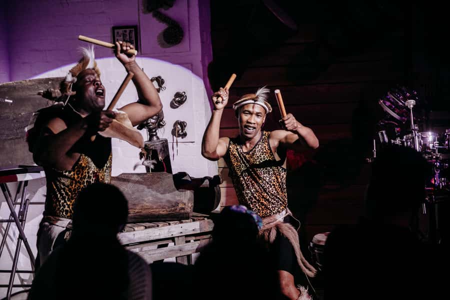 Cape Town: Silvermist Estate Wine Tasting & Drumstruck Show - Arriving at Silvermist Estate above Constantia Nek