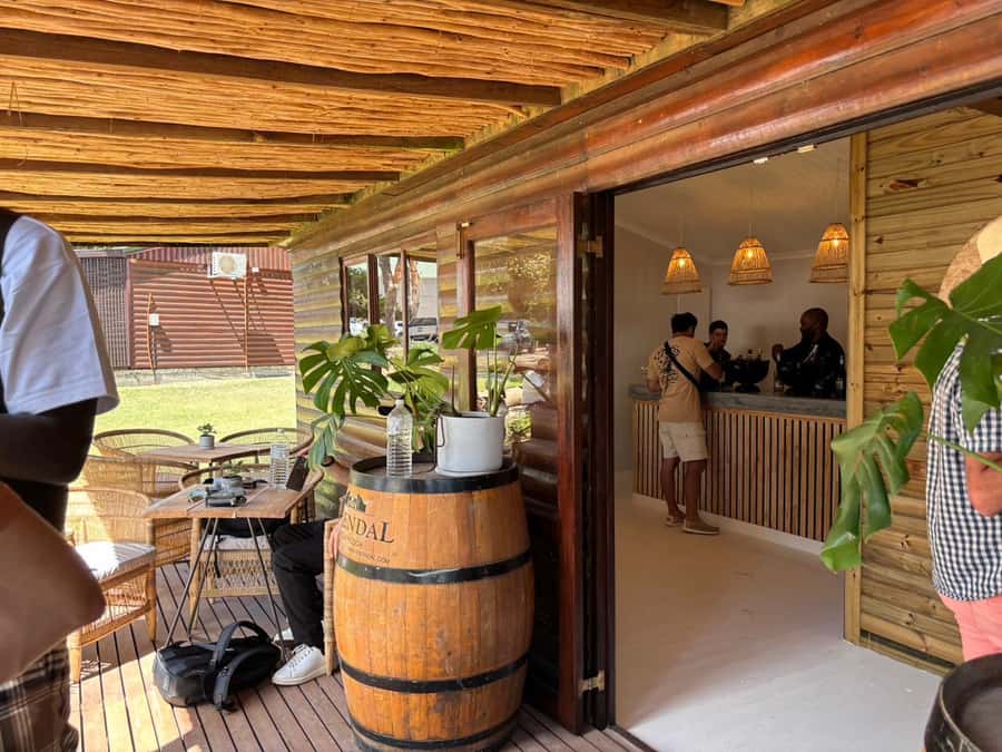 Cape Town: Stellenbosch Hop-On Hop-Off Tractor Transfer - Why the social side is part of the appeal