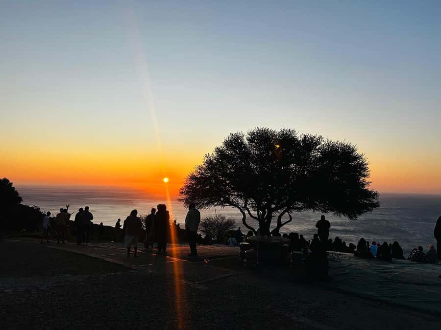Cape Town: Sunset Bus Tour with Picnic on Signal Hill - The Atlantic Seaboard route to Signal Hill