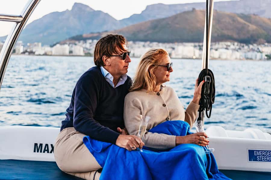 Cape Town: Sunset Catamaran Cruise on Table Bay with Bubbles - Practical advice for a better evening