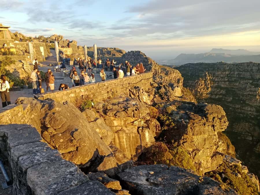Cape Town: Table Mountain Half-Day Tour with Cable Car Ride - Plants, Walking Paths, and Cultural Displays