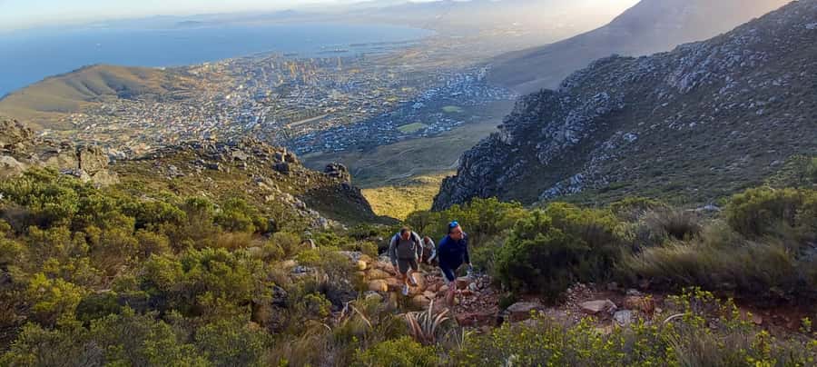 Cape Town: Table Mountain Hike via India Venster Morning - The shaded ledge and final climb to the plateau