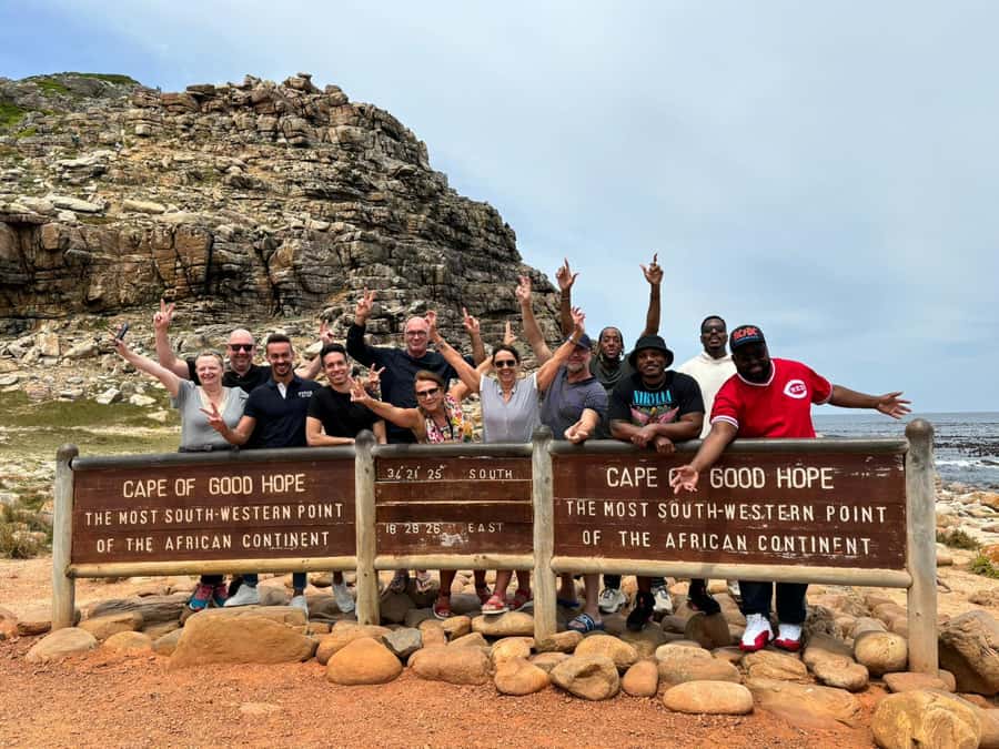 Cape Town: Table MT, Cape Point & Penguins Instagram Tour - Meeting African penguins at Boulders Beach