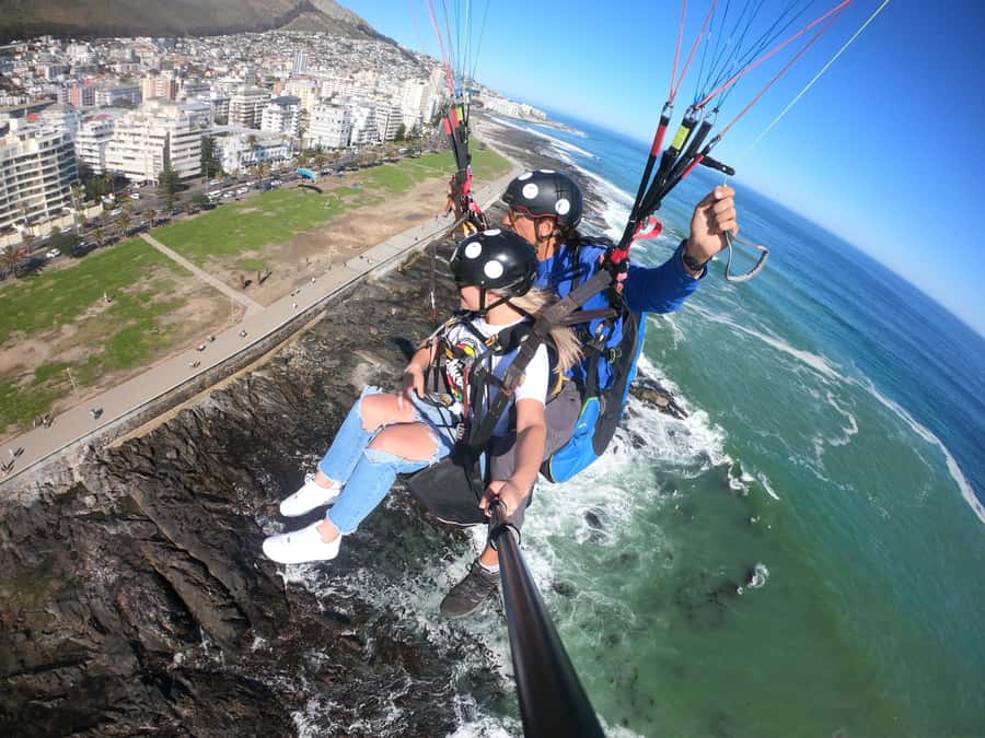 Cape Town: Tandem Paragliding Flight with the Experts - What to bring and what the meeting point means