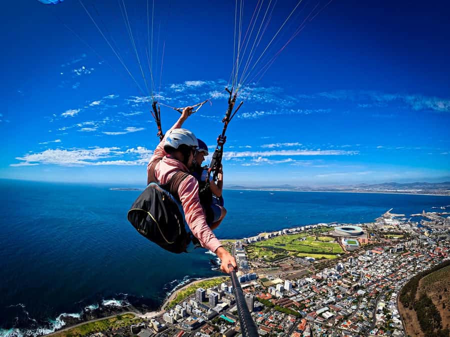 Cape Town: Tandem Paragliding with views of Table Mountain - Landing at Sea Point or The Glen Club