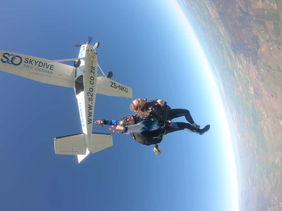 Cape Town: Tandem Skydiving - A quieter ride under the parachute