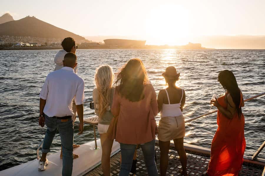 Cape Town: V&A Waterfront 1-Hour Scenic Cruise - Key details before you book