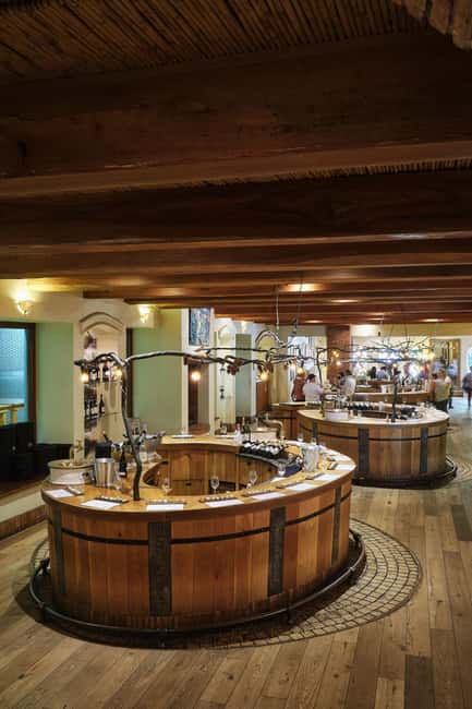 Cape Wineland 3 Award Winning Vineyards - Transport, guide support, and the rhythm of the day