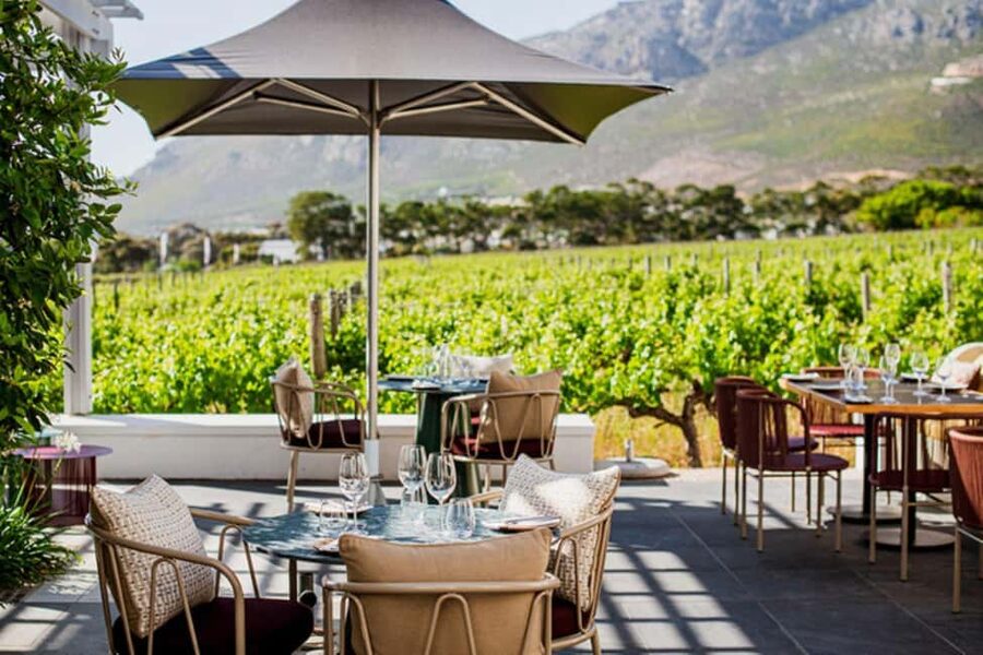 Capetown Private Wine Tour: Manor tour, cellar tour included - Groot Constantia and the Cape Dutch manor