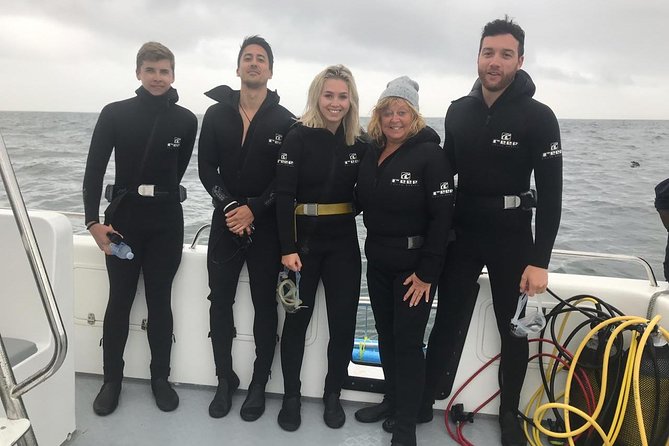 CapeTown: Shark Cage Diving Experience with Scuba - From Simon’s Town to Seal Island