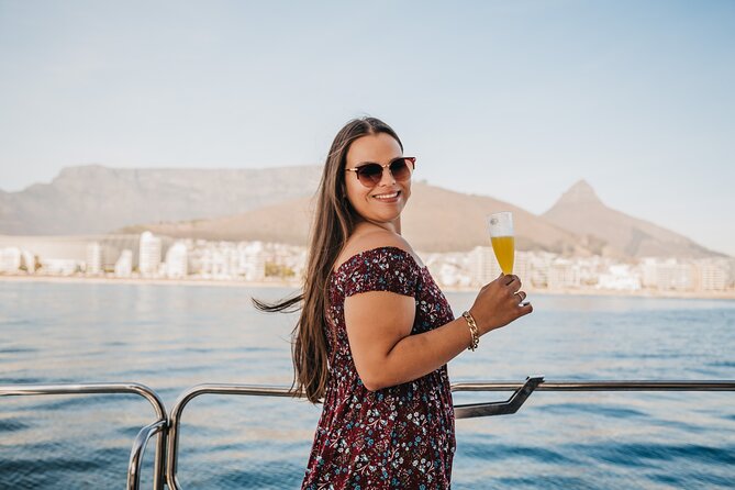 Cruise and Dine Lunch / Cape Town: Coastal Motor Cruise and 2-Course Lunch - Five things to know before you book