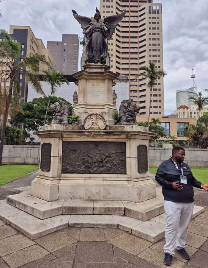 DURBAN:Highlights cityTour.Historically Cultural experience - A traditional medicine market with real cultural weight