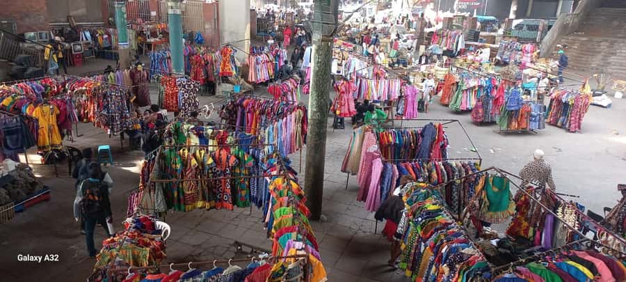Durban: Local Markets and Culture Guided Walking Tour - Bunny Chow at Durban’s Beachfront