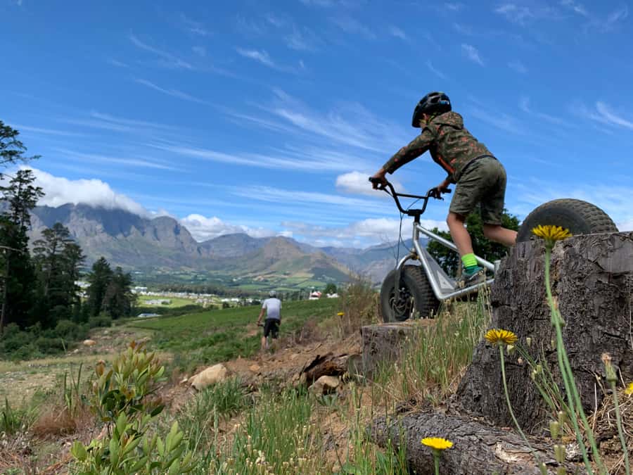 Franschhoek: Downhill Scooter Tour - First 30-minute ride through the wine country